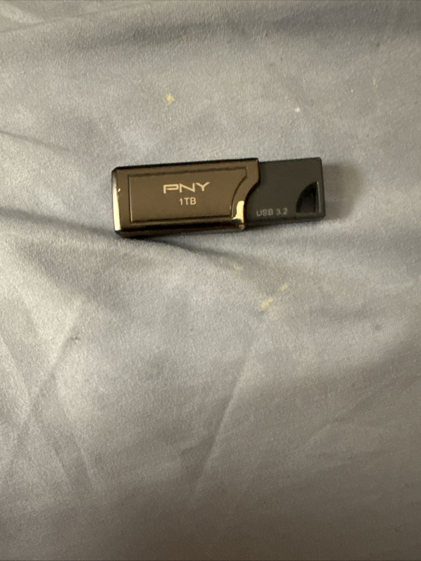 PNY 1 TB flash Drive 