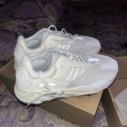 Yeezy 700 Analog 