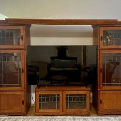 Entertainment center