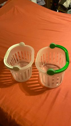 Small Plastic Baskets with Handles – Set of 2