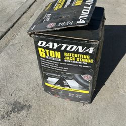 Harbor Freight Daytona 6ton jack stands