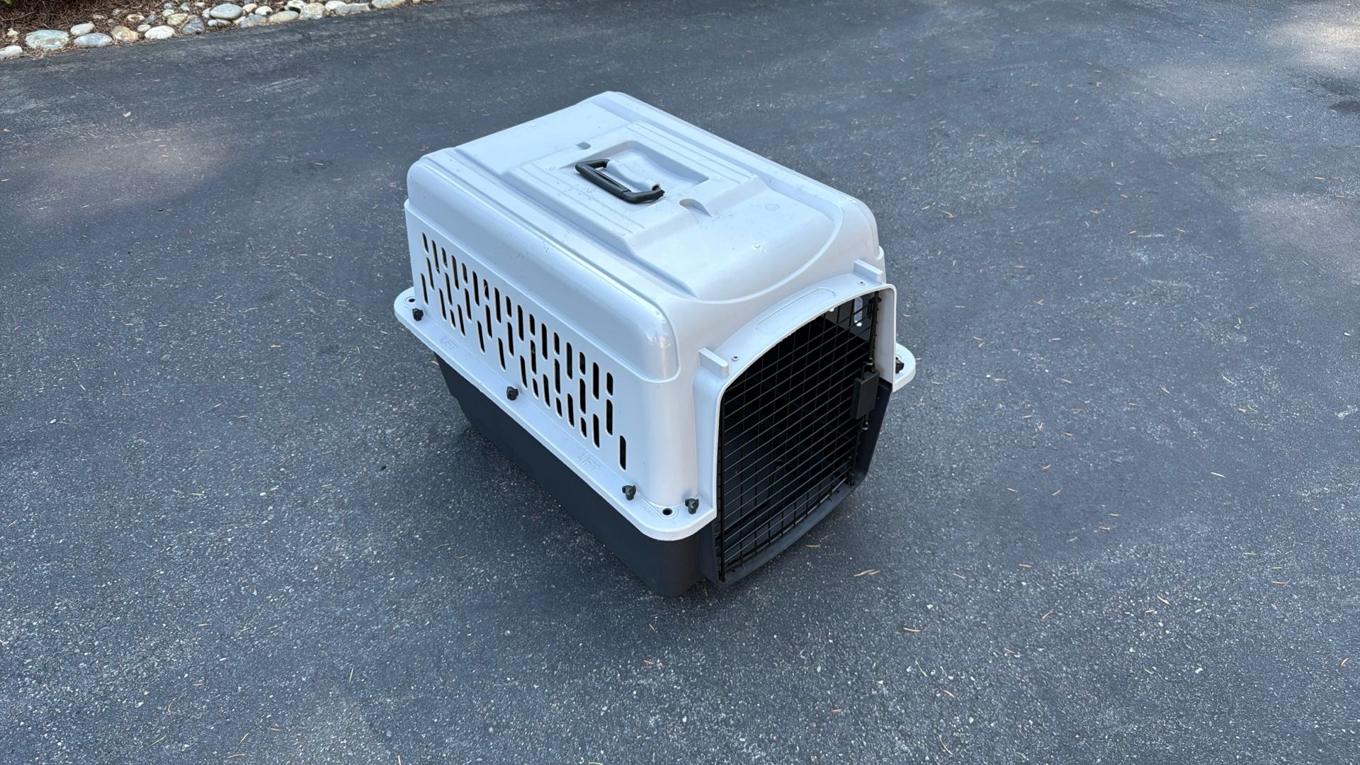 Pet Porter Dog Kennel Portable crate for 25-30 or cat