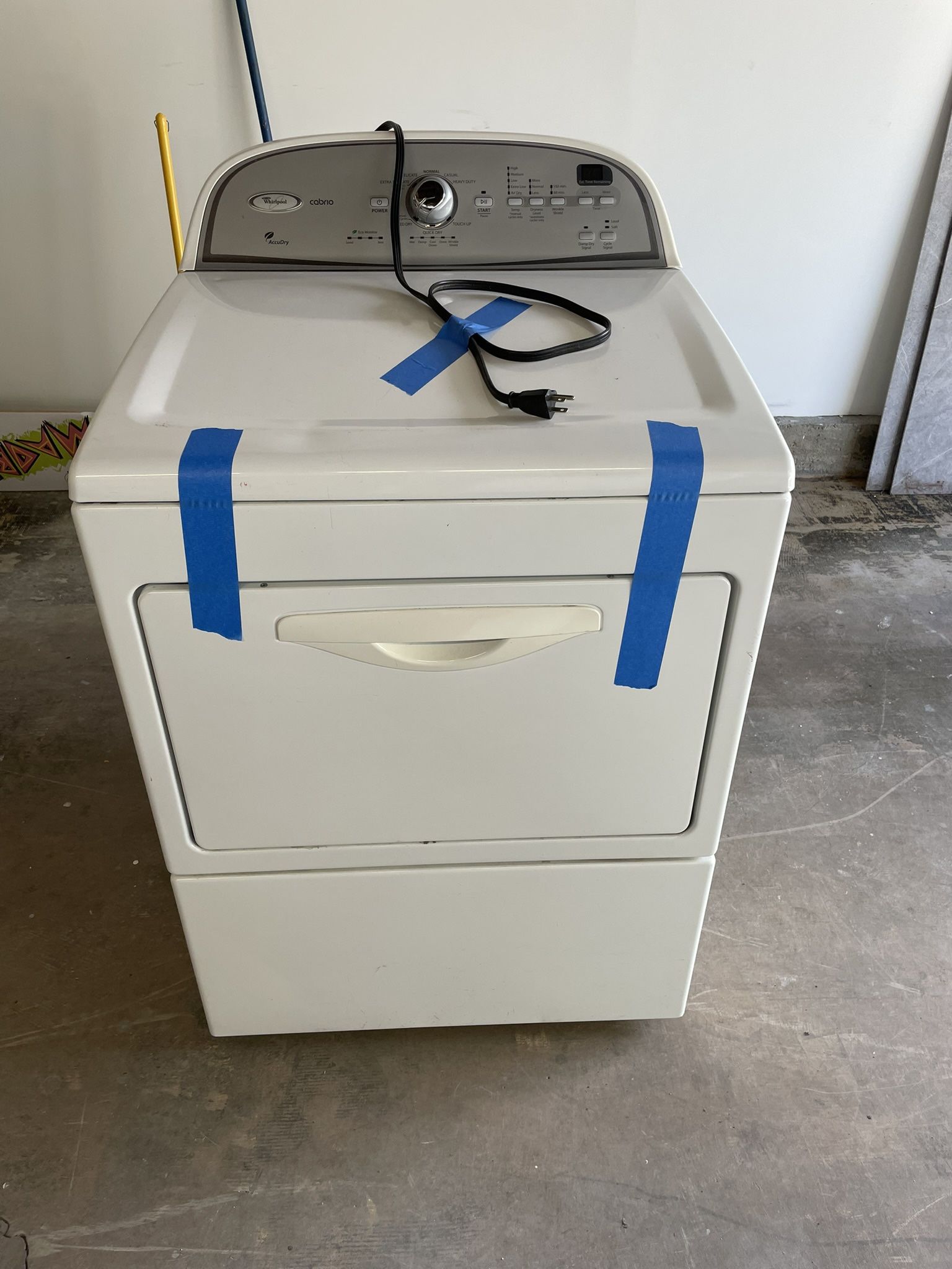 Poignée De Porte Pour Sèche-linge Whirlpool Cabrio Gas WGD6400SB0 - Réf. W10119089 Noir - Occasion