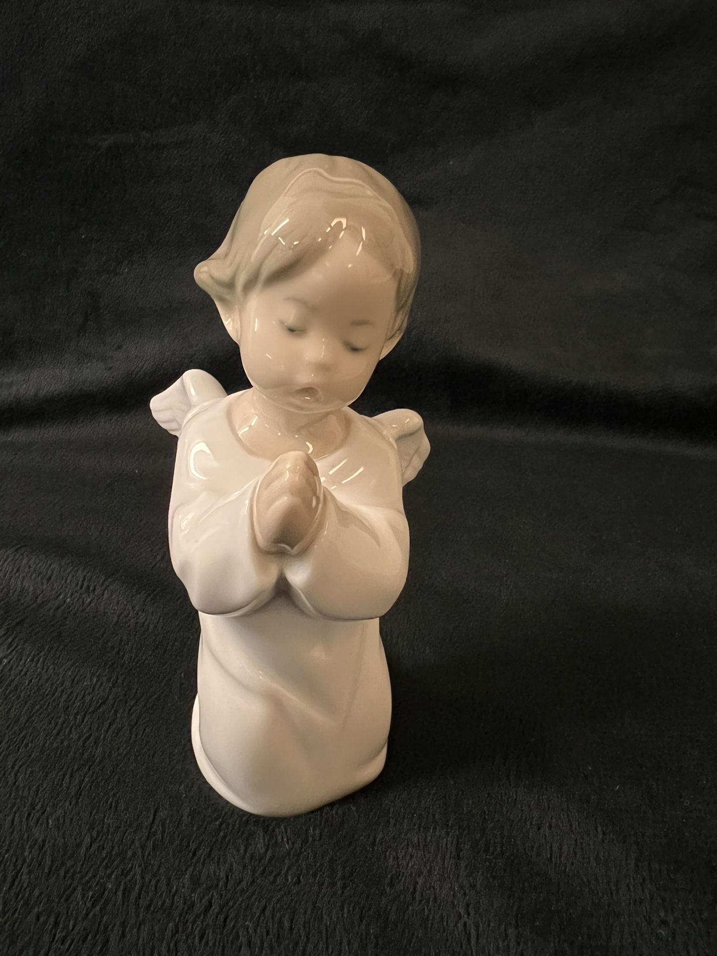 Lladro Angel Praying Figurine 