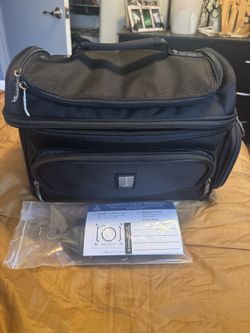 New Travel Pro Lunch Tote