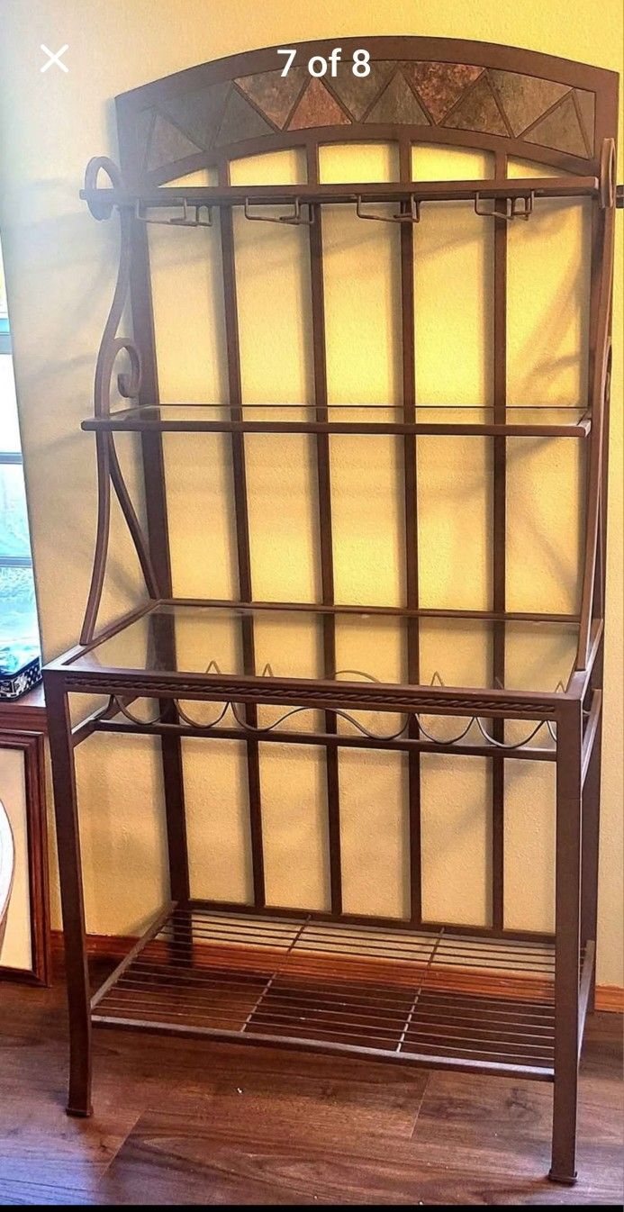 Gorgeous Bakers Rack Like New