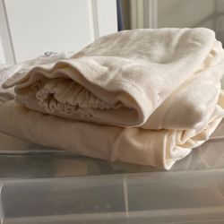 2 Spa Wraps And 4 Headbands - For Esthetician