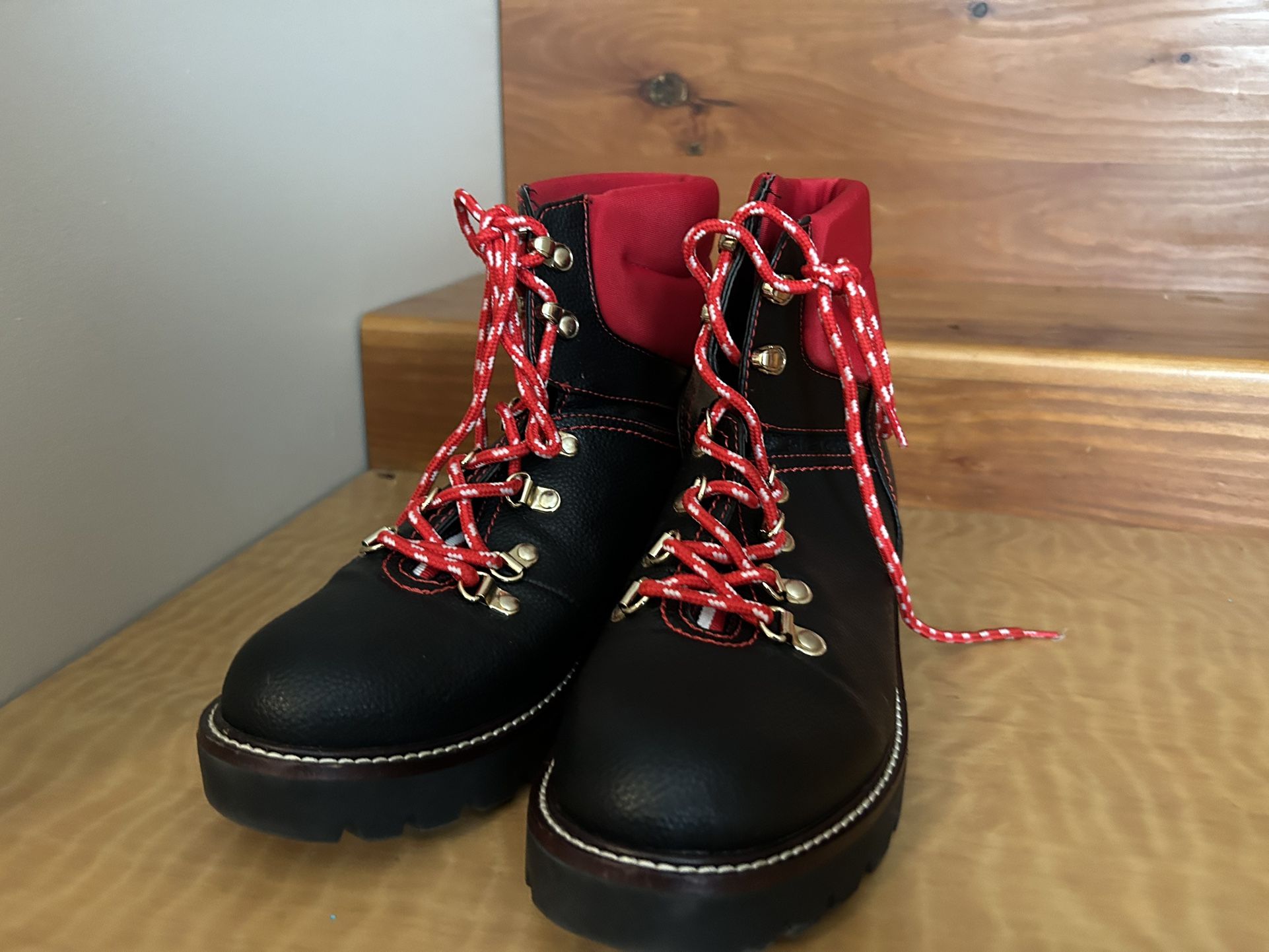 Womens Tommy Hilfiger Tariti Red Black Ankle Boots Size 9 Lightly Used