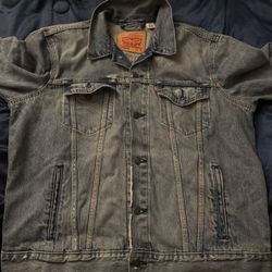 Levi’s trucker jacket *brand new*