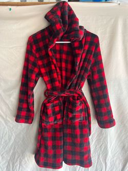 Bathrobe with hood and pockets