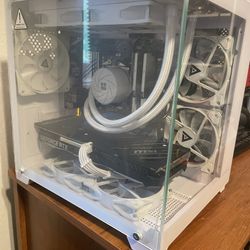 White Gaming PC