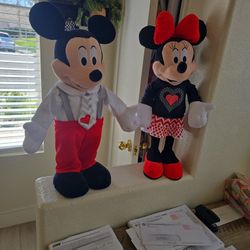 Mikey And Minnie Colectors Figures