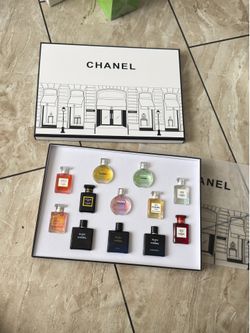 Chanel gift box samples small bottles perfumes