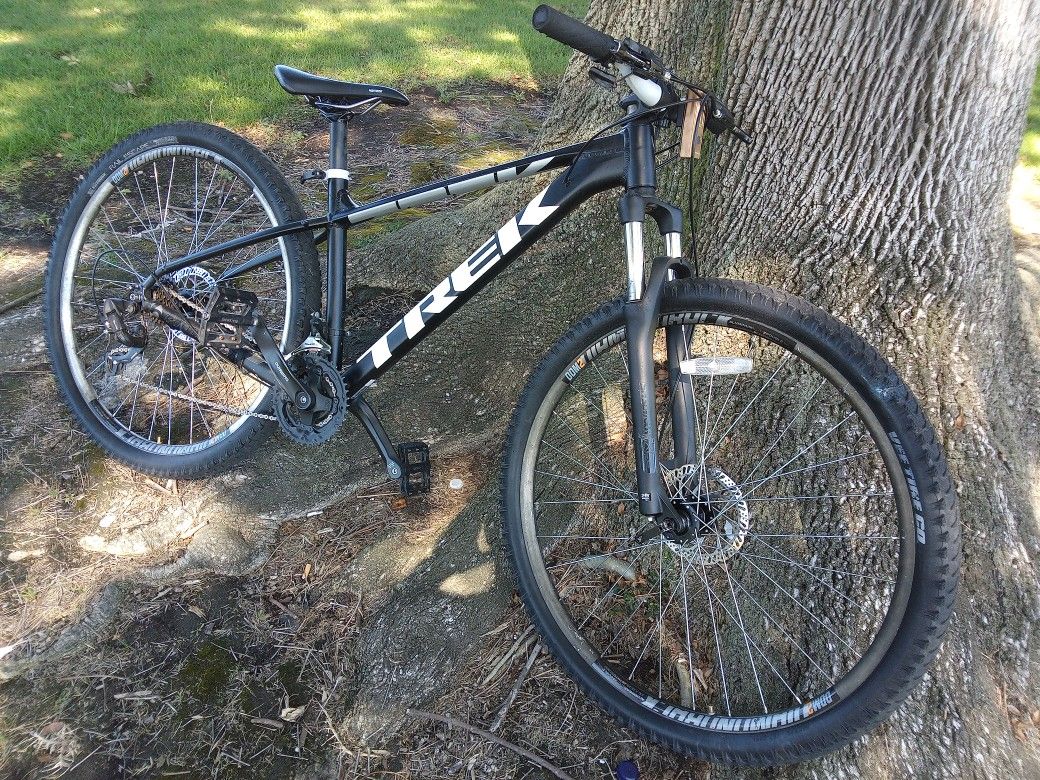 TREK BIKE LIKENEW
