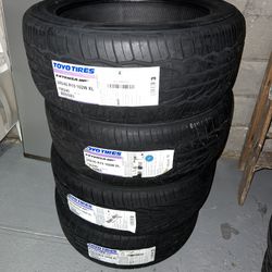 Brand New All Season Toyo Tires Extensa HP II 245/45R19