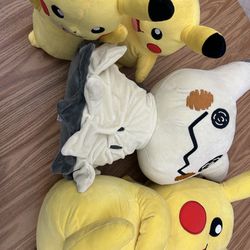 Pikachu Pokemon Lot