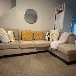 Hiller Sofa