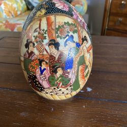 Vintage Royal Satsuma ceramic Egg