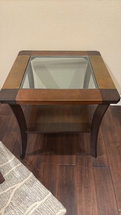 Transitional 2 tier end table