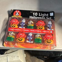 So much shit, Looney Tunes Halloween lights
