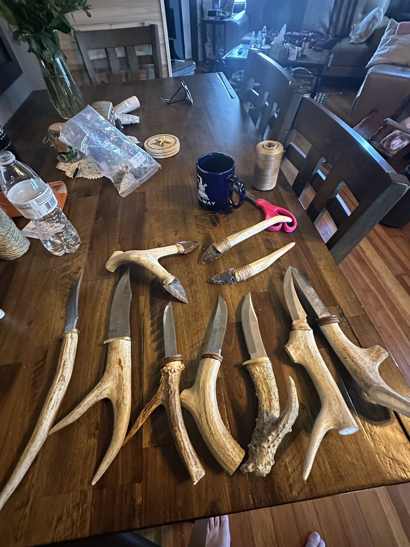 Deer AntlerKnives And Arrowheads