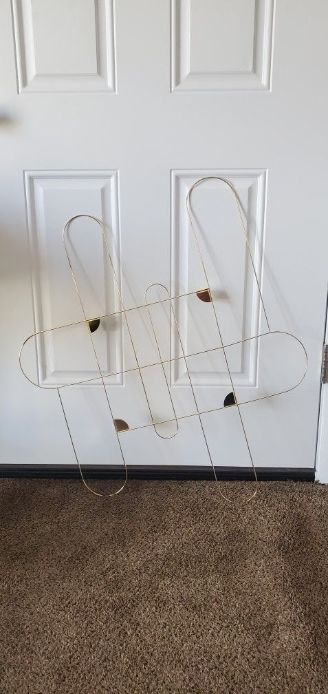 Gold Metal Wall Hanger/Organizer