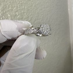 Size 6 - 925 Sterling Silver Moissanite Ring