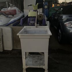 Out Door laundry room sink