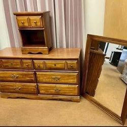 Vintage Lea 6 drawer long dresser with mirror. Chest of drawers. NO nightstand. Free to ask, I reply. 