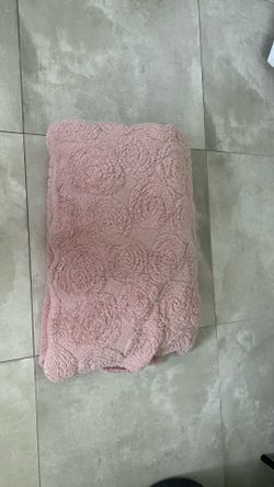 2 - Queen Bed Comforters with Shams sets