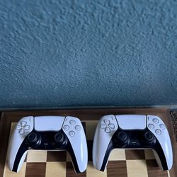 PS5 Controllers 