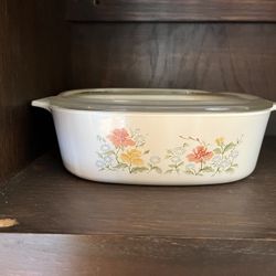 Corning Ware 2 Qt Square Casserole W /  Lid