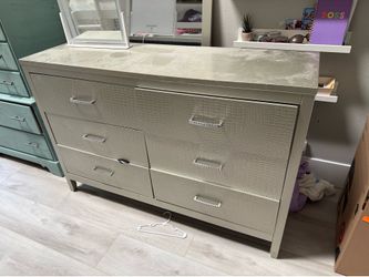 Moving sale furniture items