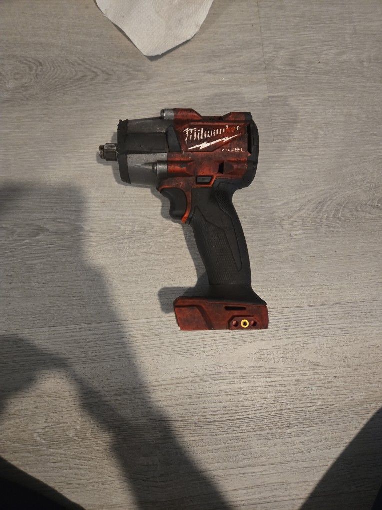 Milwaukee 1/2 Mid Torque Impact Gun