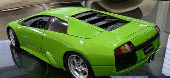 1/18 Lamborghini murcielago green. ( Please read description)