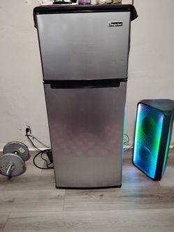 Magic chef mini fridge