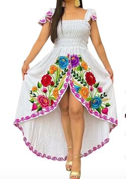 Vestidos Bordados Mexicanos ✨ Mexican Dresses & Blouses, Women & Girls ✨ ✨ Prices Vary - Precios Variados