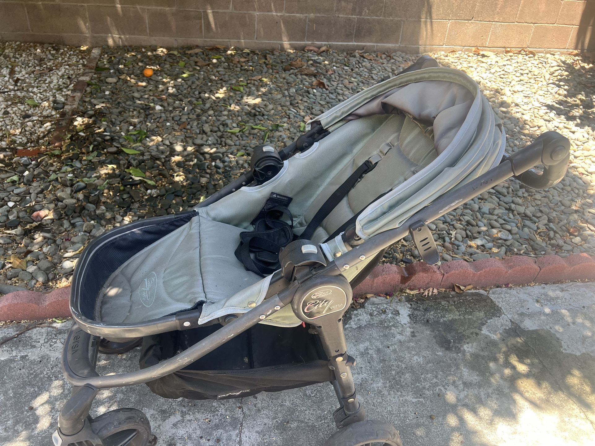 Stroller - Free