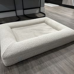 Medium Luxury Bouclé Orthopedic Bluewater Dog Bed (Cloud)
