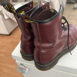 Dr. Martens Boots 1460W