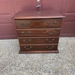 File cabinet- supports hanging letter or legal files  