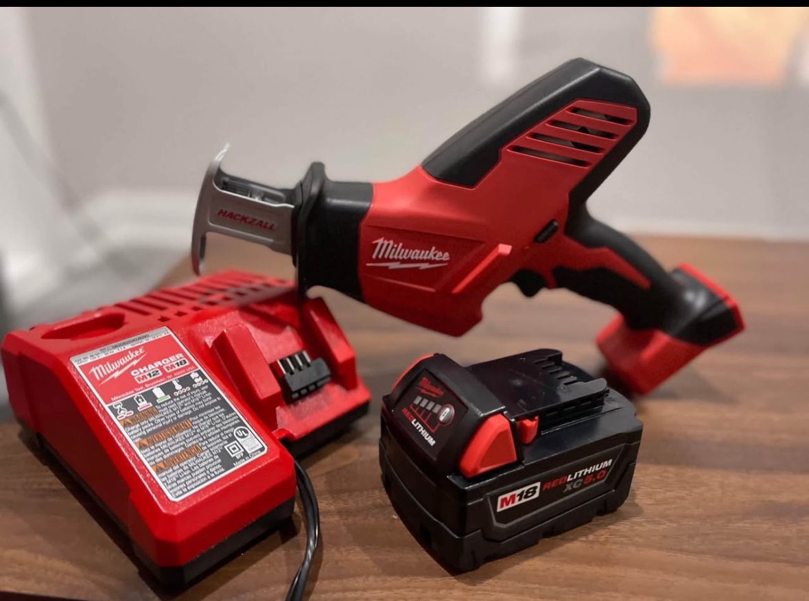 Milwaukee M18 18V Lithium-Ion Cordless HACKZALL Reciprocating Saw Kit