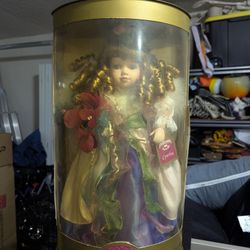 Cynthia Doll In Box Collectible Memories Genuine Porcelain Doll