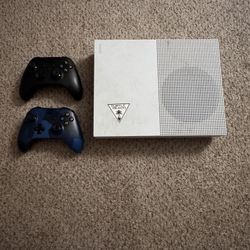 Xbox One S + Controllers 