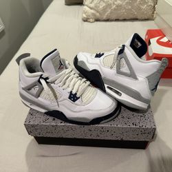 Jordan 4 Midnight Navy