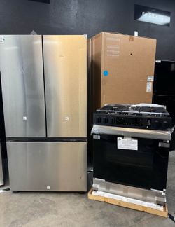 Samsung Bespoke Kitchen Set - Refrigerator & Gas Range