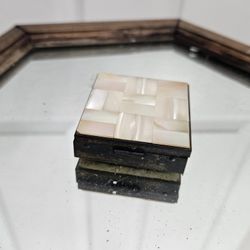 ART DECO Powder Compact Mother of Pearl Cover