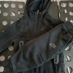 Nike Tech Suit