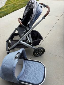 Uppababy vista stroller and basinett