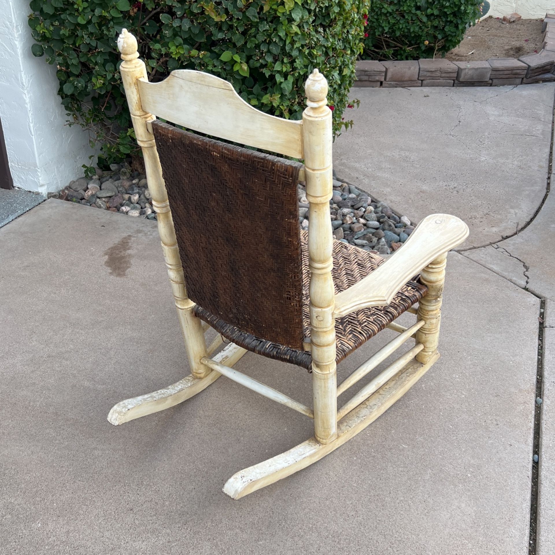 Brumby rocking best sale chair for sale